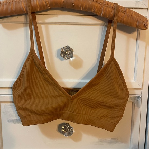 4 bralettes - Picture 9 of 15